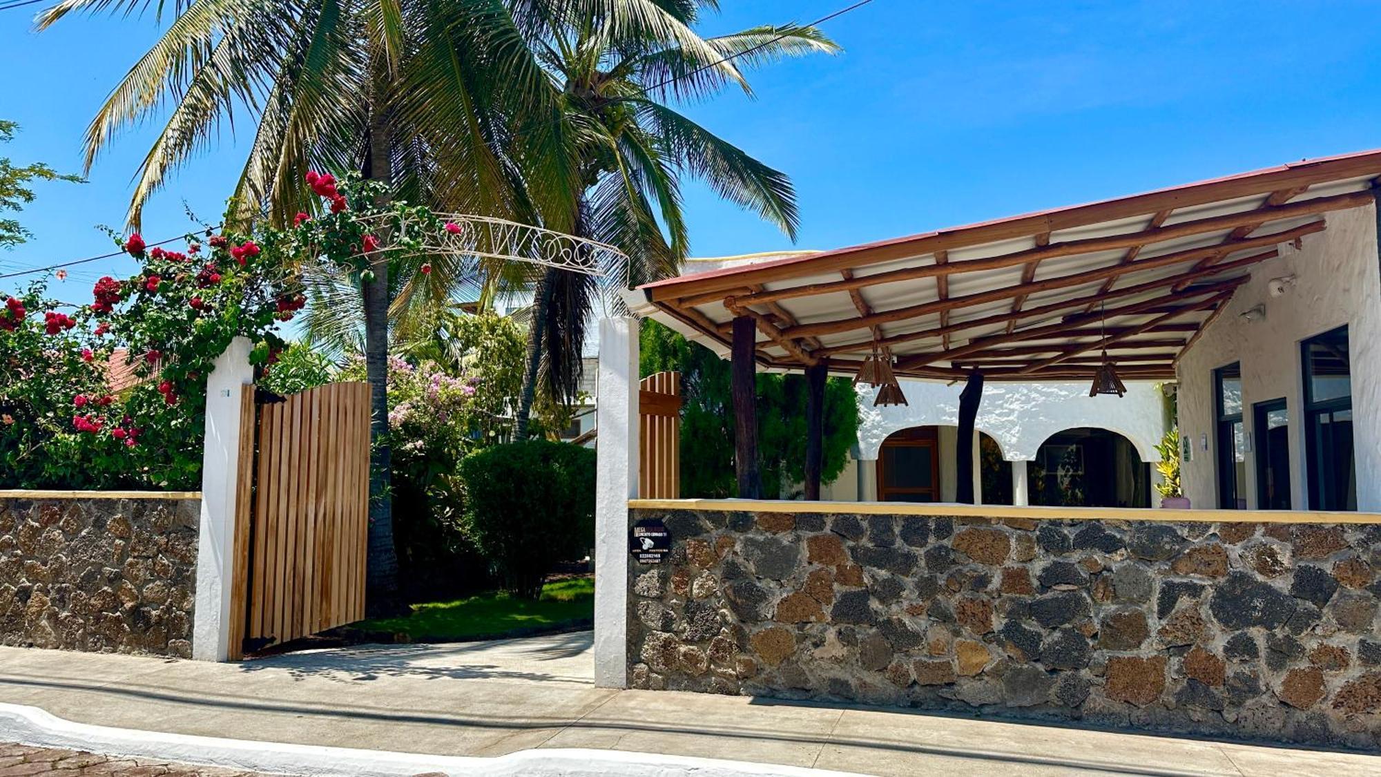 Hostal Suenos Silvestres Puerto Ayora  Zewnętrze zdjęcie